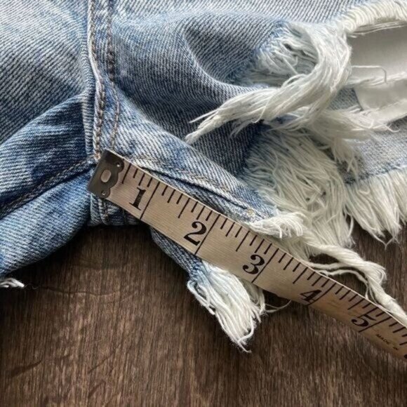 NWT Hidden distressed jean shorts Sofia Mom Short size S - Picture 4 of 6